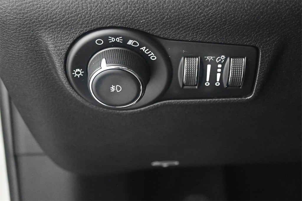 Thumbnail: 2022 Jeep Compass - 13