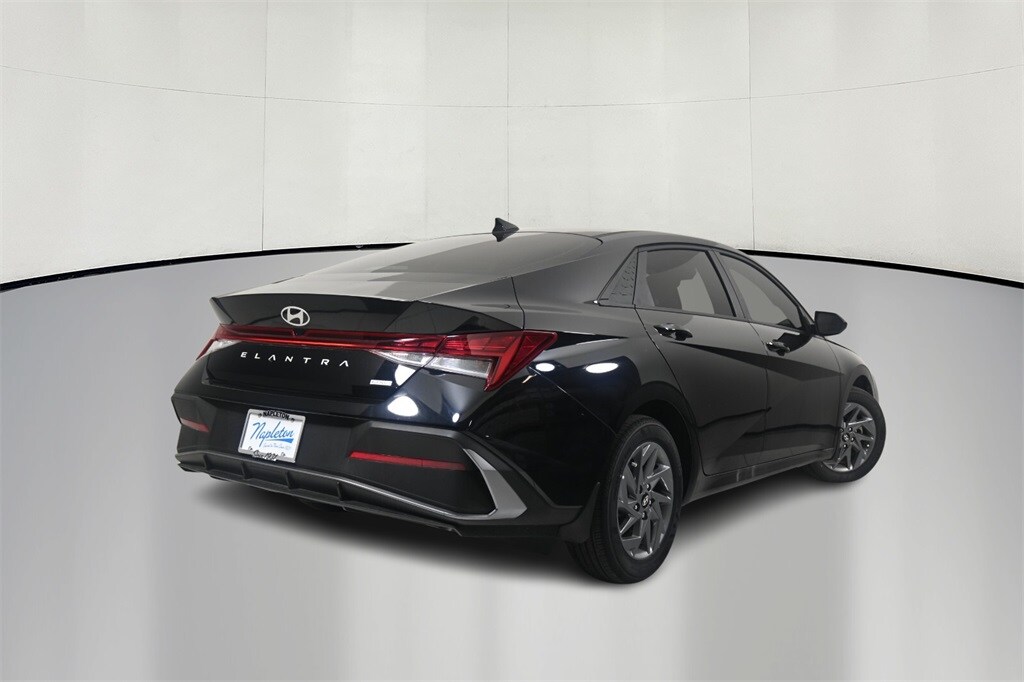 Thumbnail: 2024 Hyundai Elantra - 7
