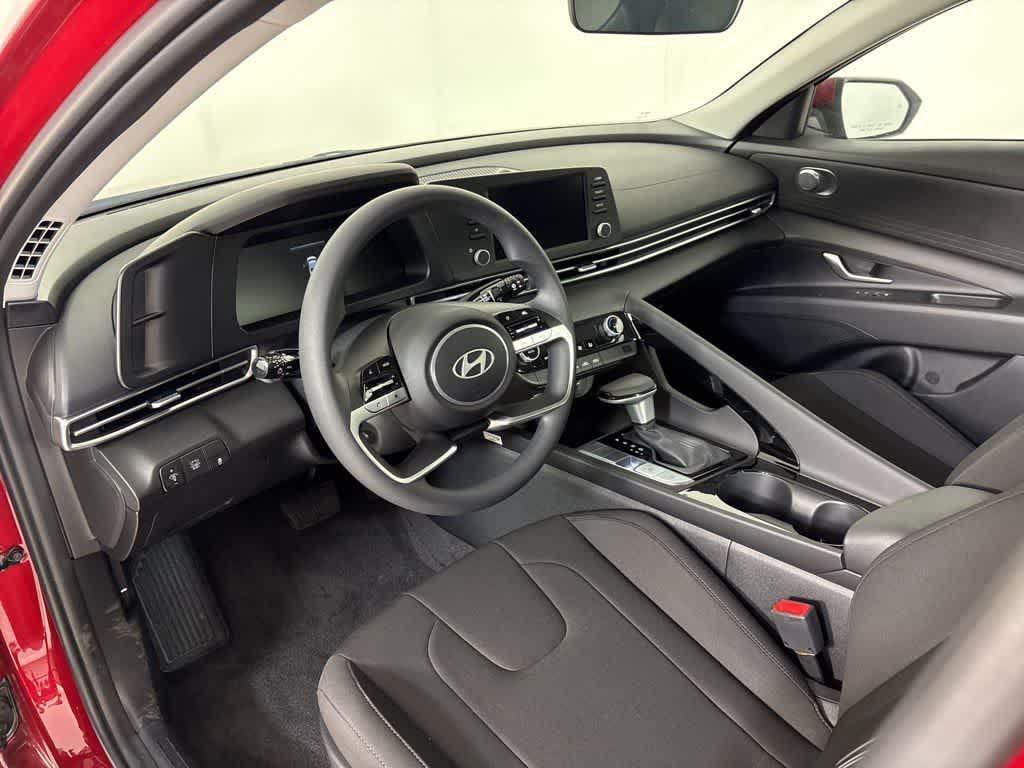 Thumbnail: 2025 Hyundai Elantra - 15