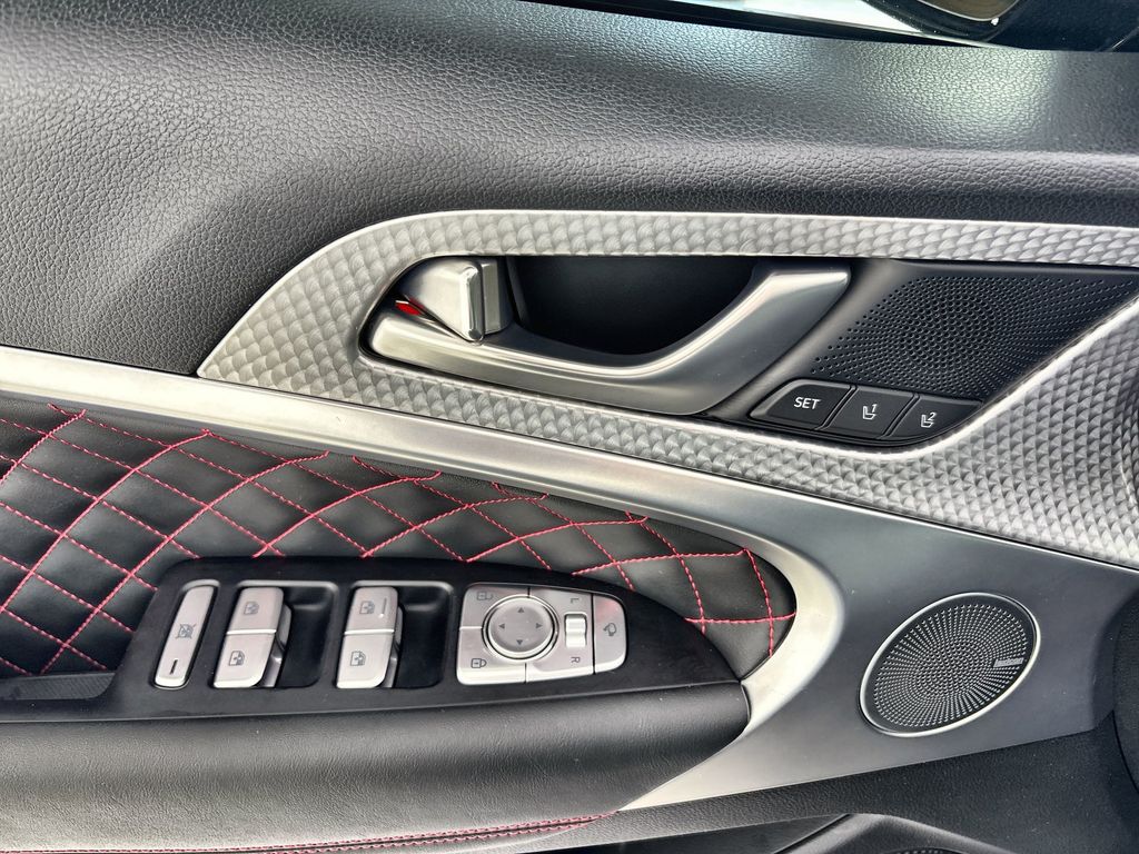 Thumbnail: 2022 Genesis G70 - 15