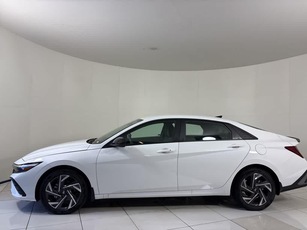 New 2025 Hyundai Elantra SEL Sport Sedan