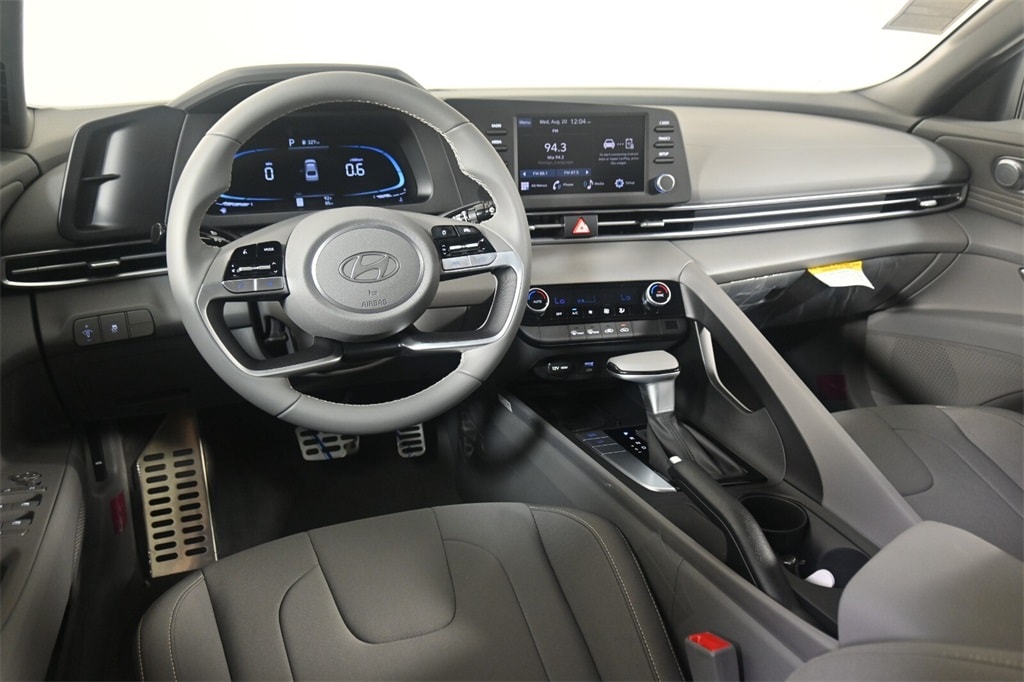 Thumbnail: 2025 Hyundai Elantra - 11