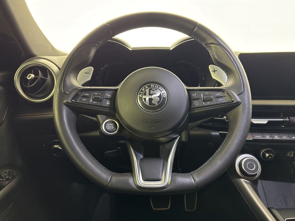 Thumbnail: 2024 Alfa Romeo Tonale - 22