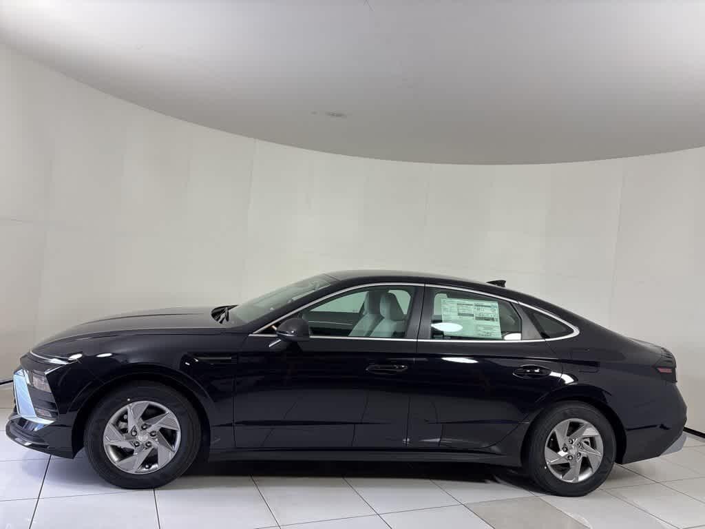 New 2025 Hyundai Sonata SE Sedan