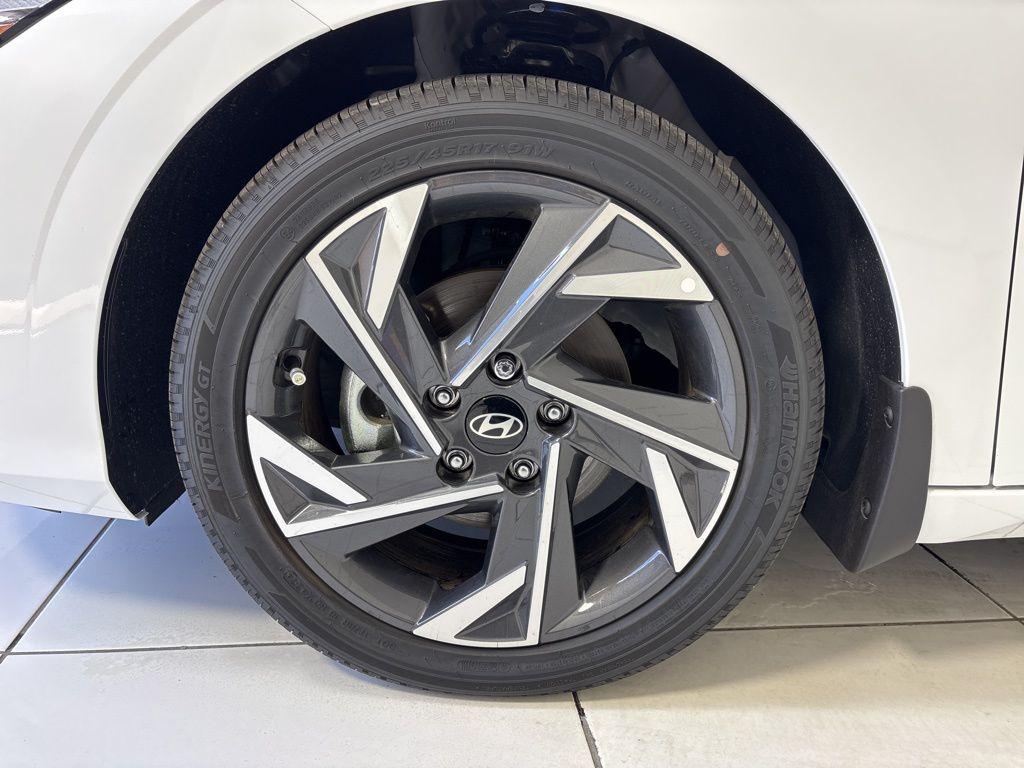 Thumbnail: 2025 Hyundai Elantra - 9