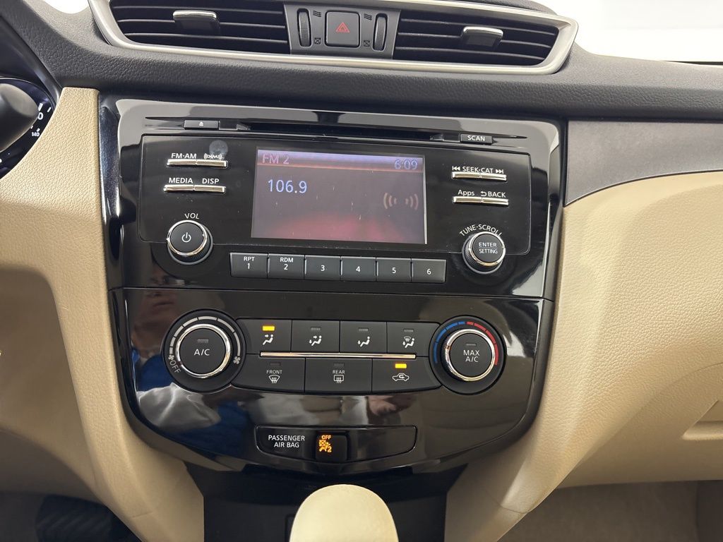 Thumbnail: 2015 Nissan Rogue - 25