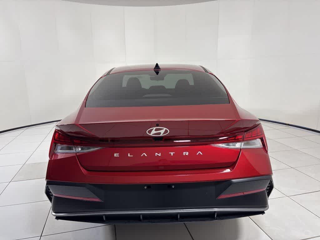 Thumbnail: 2025 Hyundai Elantra - 4