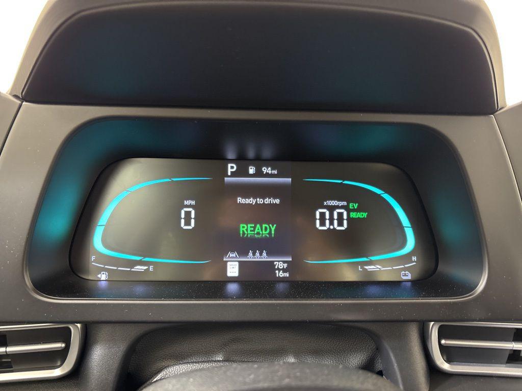 Thumbnail: 2025 Hyundai Elantra - 24