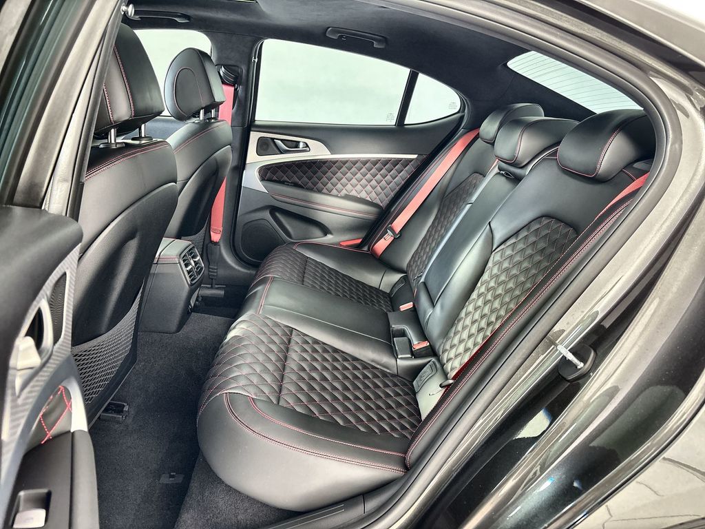 Thumbnail: 2022 Genesis G70 - 25