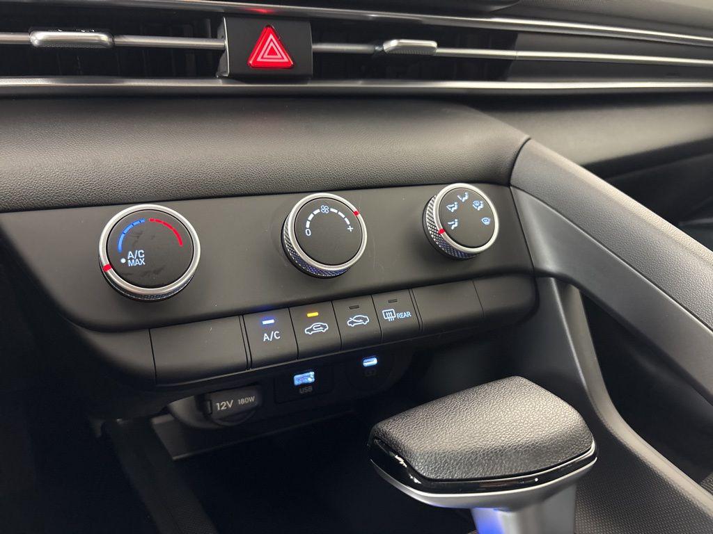 Thumbnail: 2026 Hyundai Elantra - 32