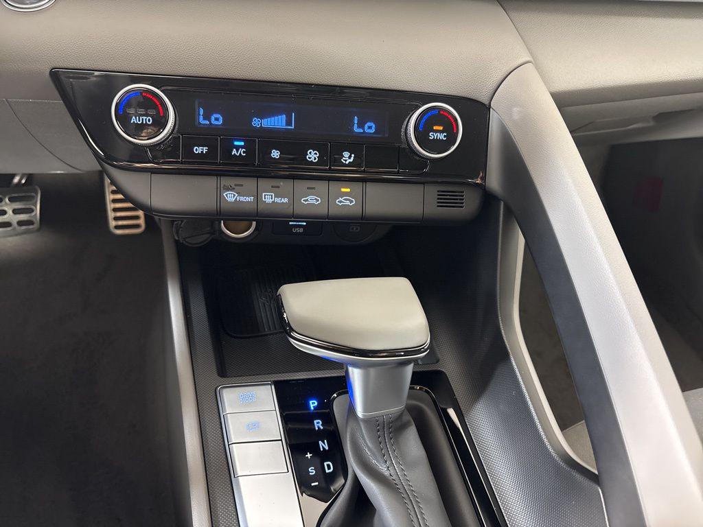 Thumbnail: 2026 Hyundai Elantra - 27