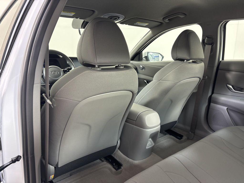 Thumbnail: 2025 Hyundai Elantra - 17