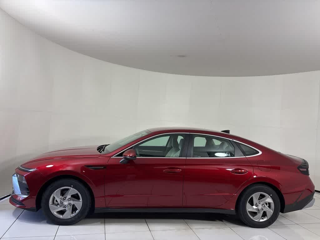 New 2025 Hyundai Sonata SE Sedan