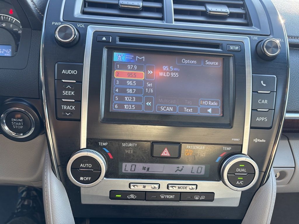 Thumbnail: 2012 Toyota Camry - 24