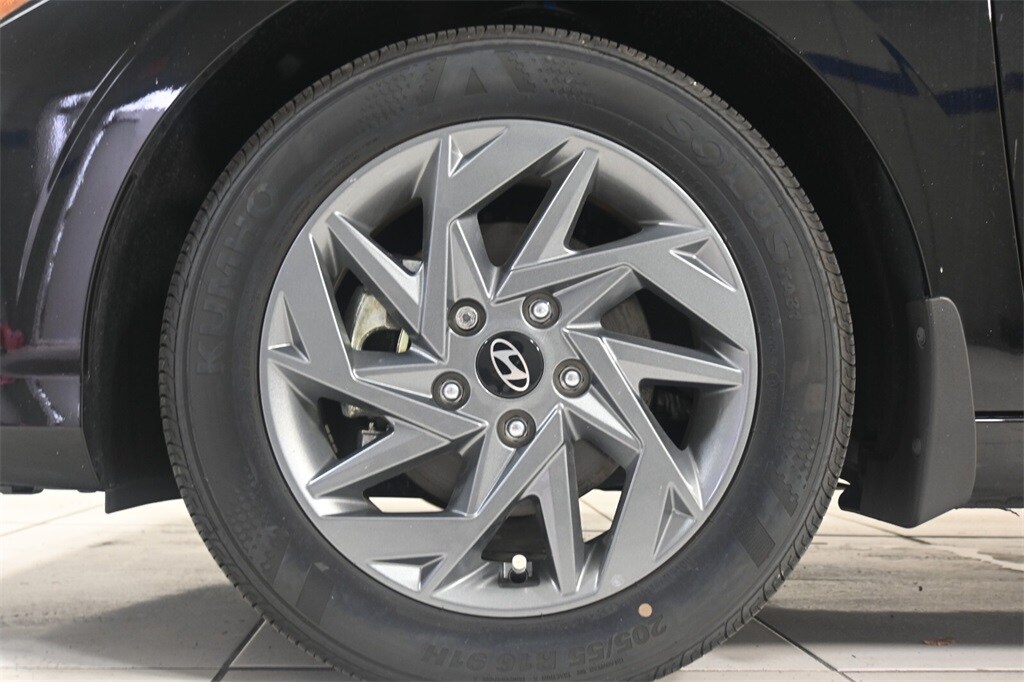 Thumbnail: 2024 Hyundai Elantra - 9