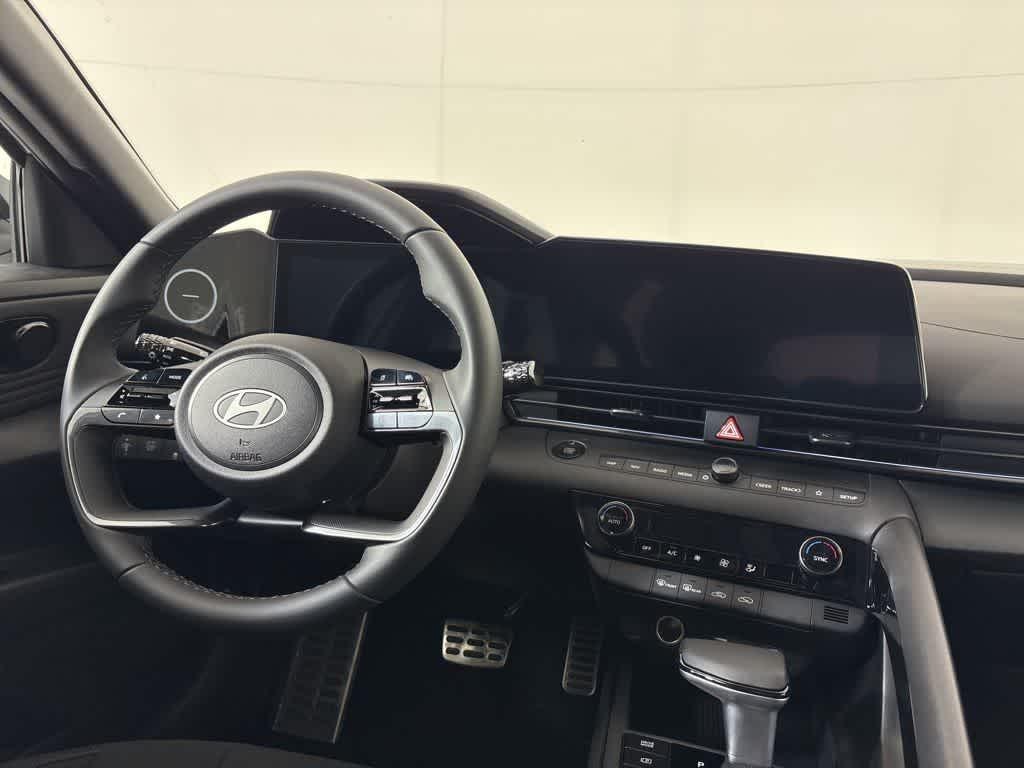 Thumbnail: 2025 Hyundai Elantra - 21