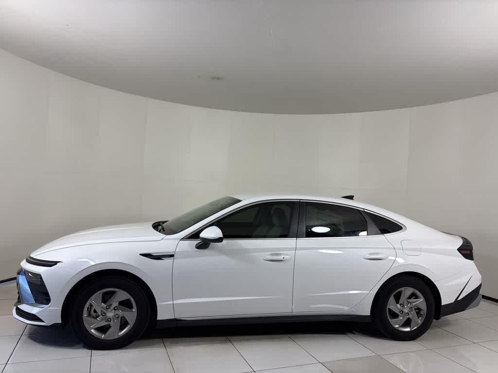 New 2025 Hyundai Sonata SE Sedan