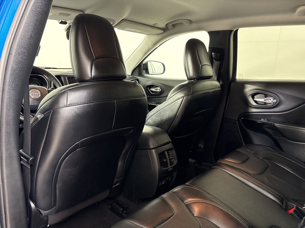 Thumbnail: 2023 Jeep Cherokee - 17