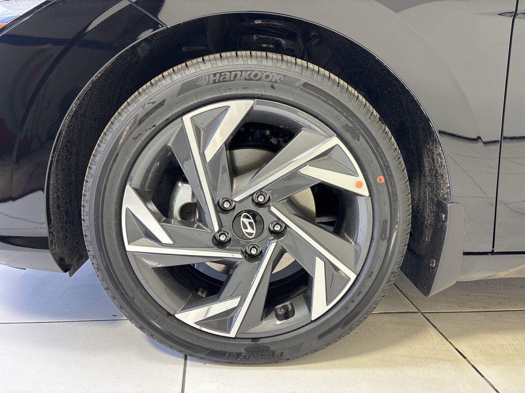 Thumbnail: 2026 Hyundai Elantra - 9