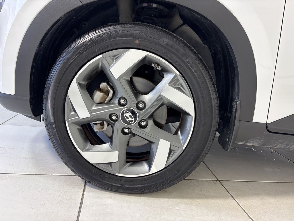 Thumbnail: 2023 Hyundai Venue - 9