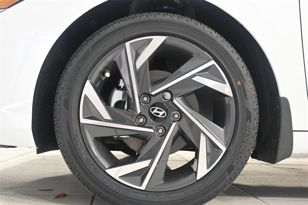 Thumbnail: 2025 Hyundai Elantra - 9