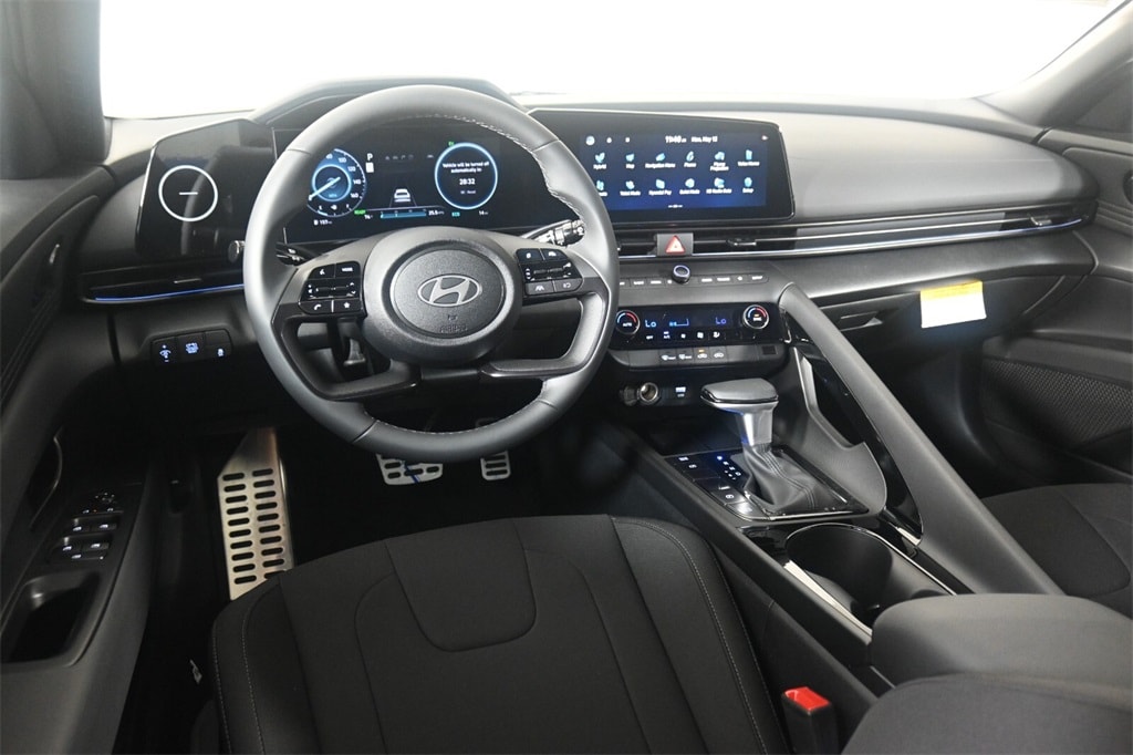 Thumbnail: 2025 Hyundai Elantra - 11