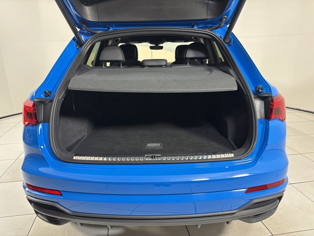 Thumbnail: 2023 Audi Q3 - 26