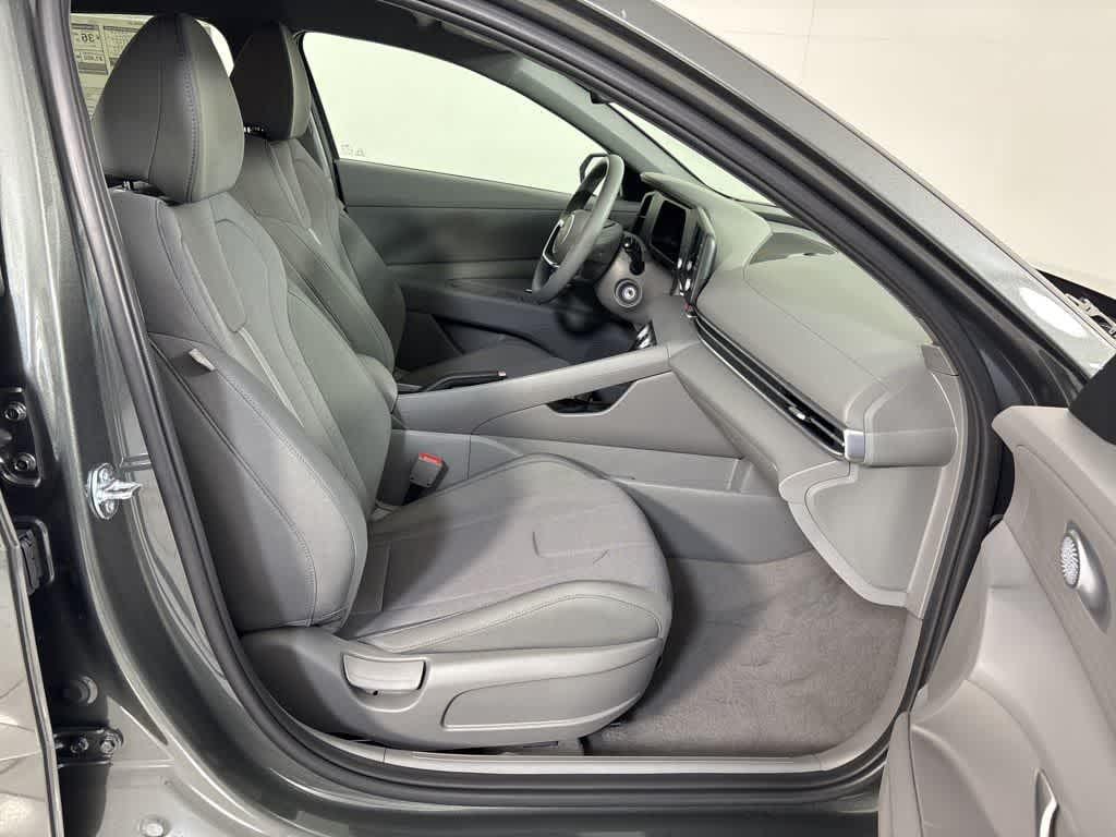 Thumbnail: 2025 Hyundai Elantra - 12