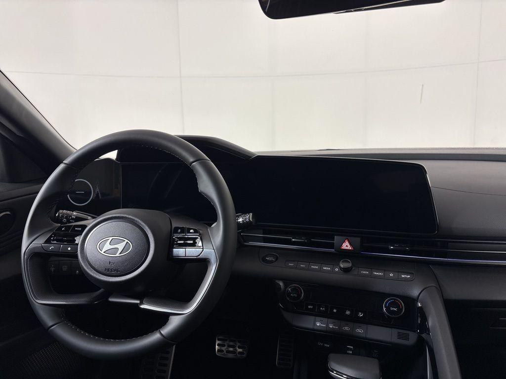 Thumbnail: 2025 Hyundai Elantra - 21