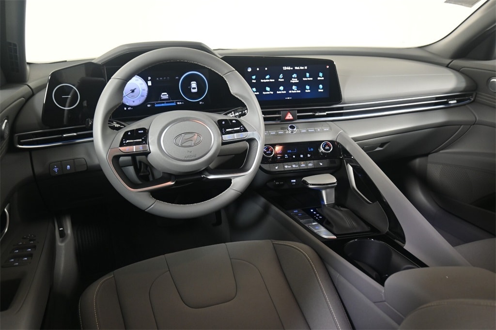 Thumbnail: 2025 Hyundai Elantra - 11