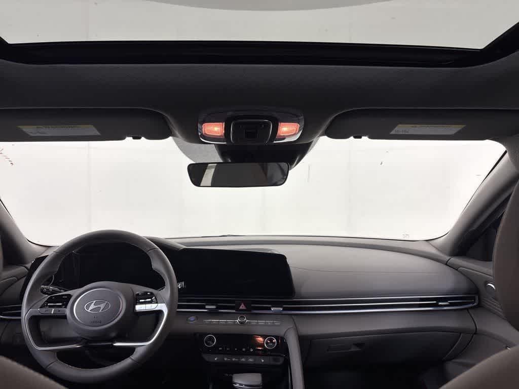 Thumbnail: 2025 Hyundai Elantra - 19