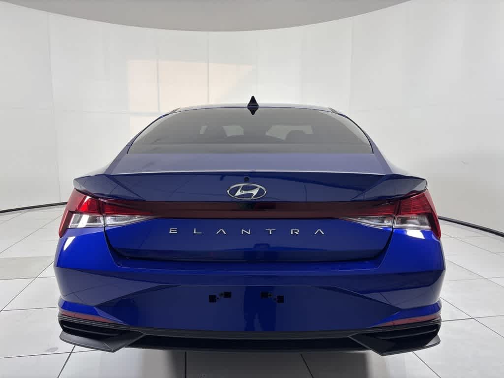 Thumbnail: 2023 Hyundai Elantra - 4