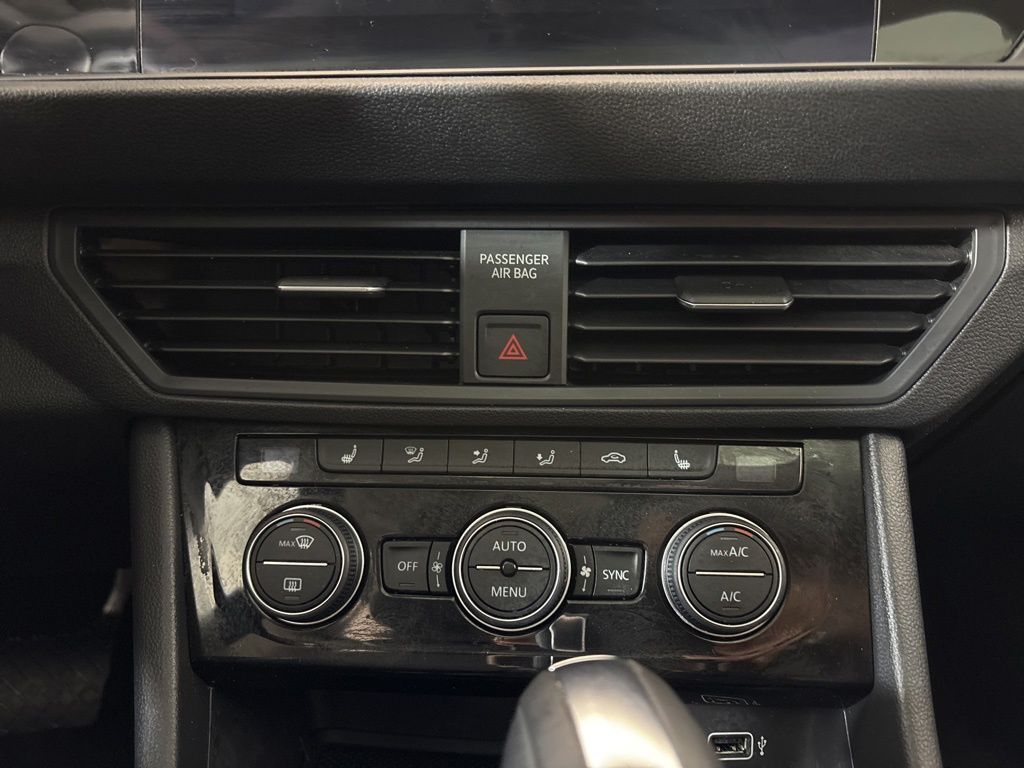 Thumbnail: 2019 Volkswagen Jetta - 25