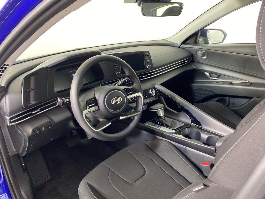 Thumbnail: 2025 Hyundai Elantra - 16