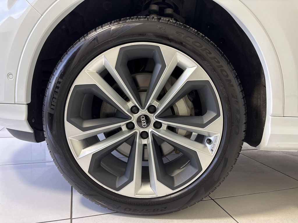 Thumbnail: 2021 Audi Q7 - 9