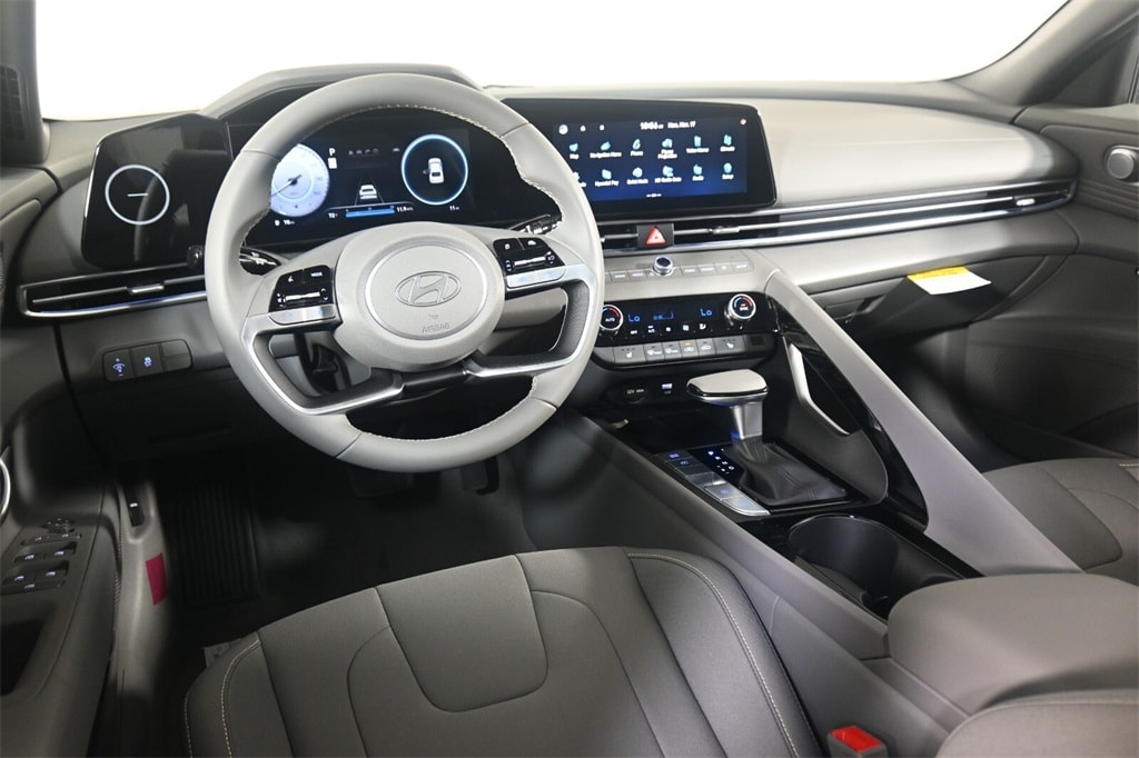 Thumbnail: 2025 Hyundai Elantra - 11