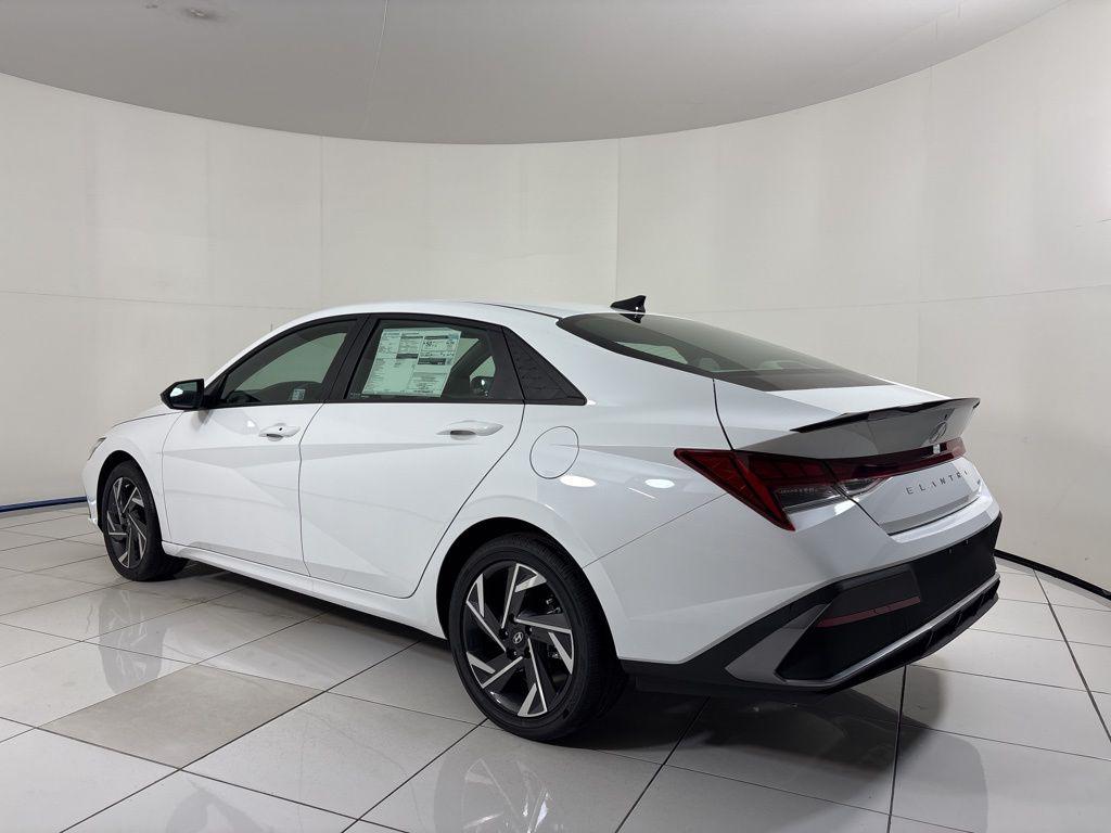 Thumbnail: 2025 Hyundai Elantra - 3