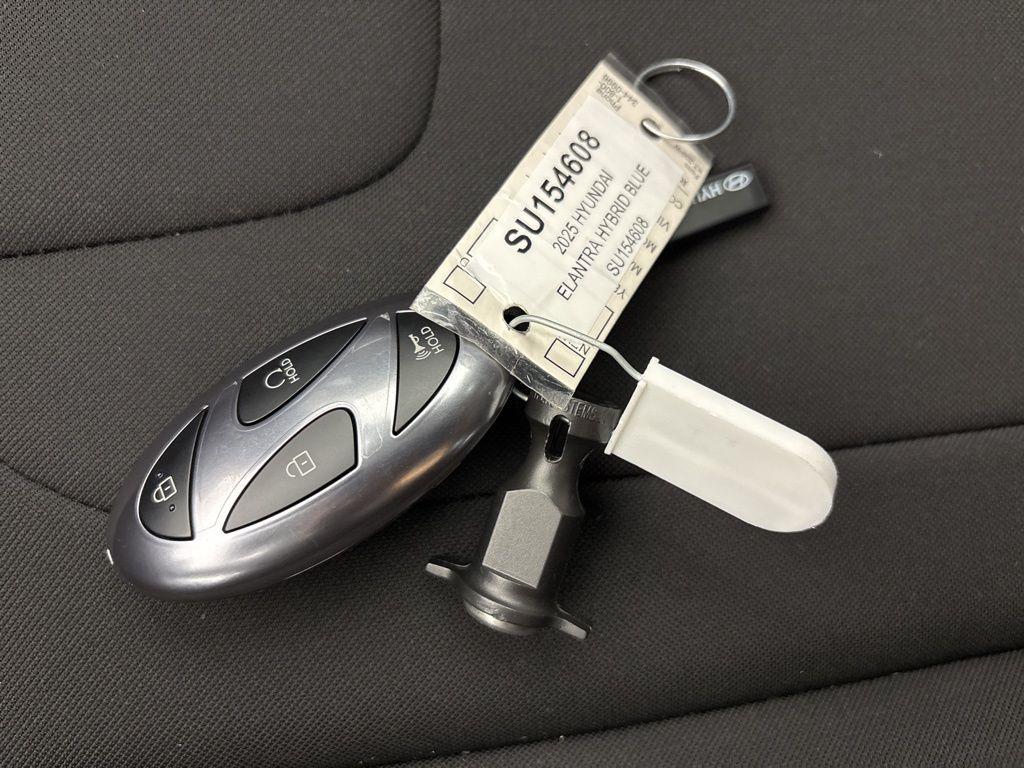 Thumbnail: 2025 Hyundai Elantra - 27