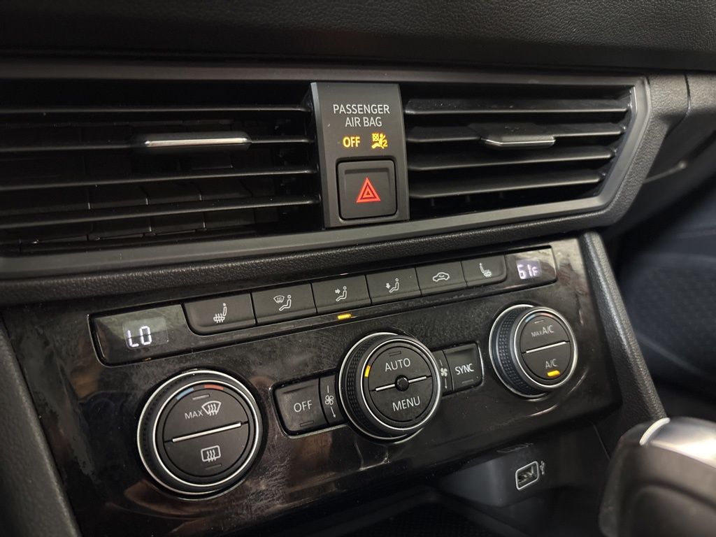 Thumbnail: 2019 Volkswagen Jetta - 33