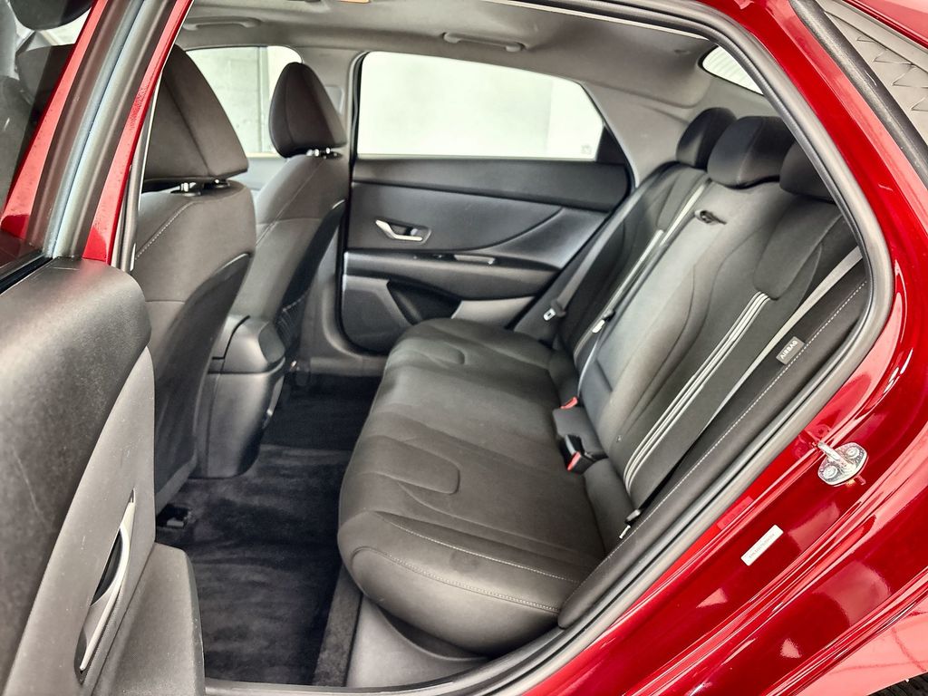 Thumbnail: 2025 Hyundai Elantra - 25