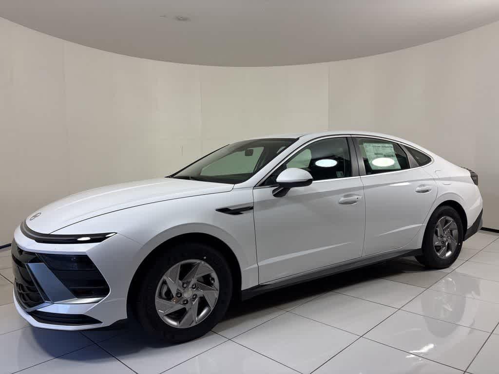 New 2025 Hyundai Sonata SE Sedan