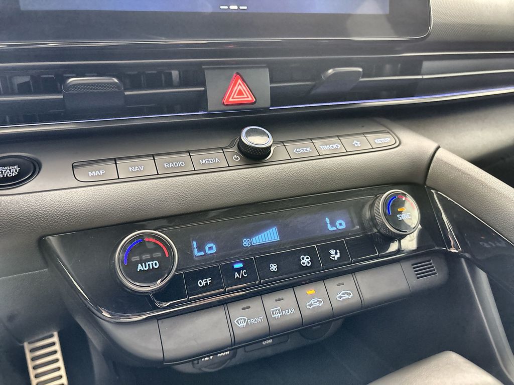 2025 Hyundai Elantra Blue - Photo 16