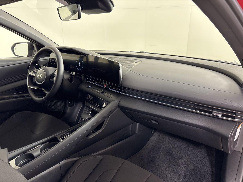 Thumbnail: 2025 Hyundai Elantra - 13