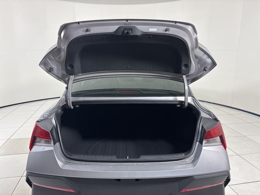 Thumbnail: 2026 Hyundai Elantra - 23