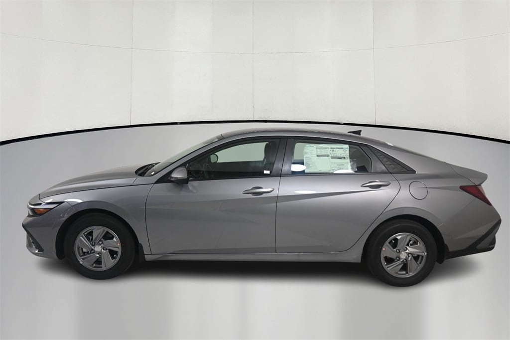 Thumbnail: 2025 Hyundai Elantra - 4