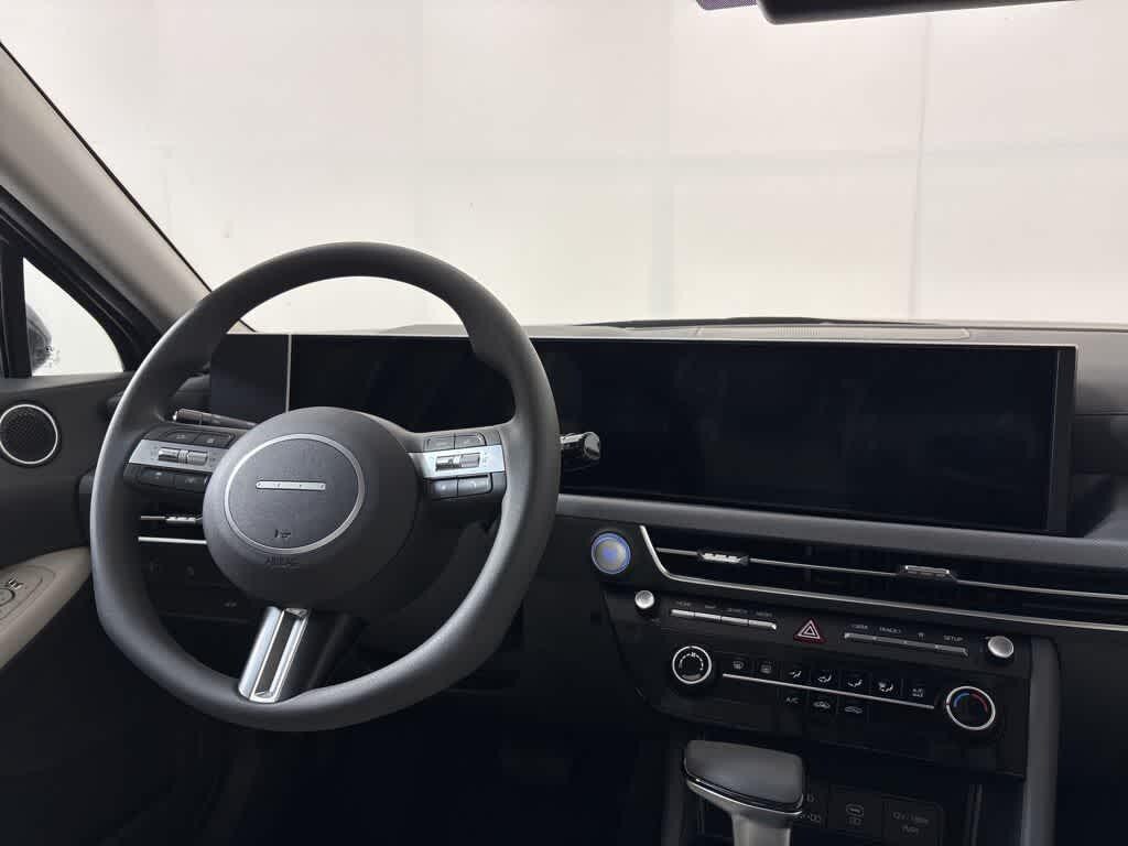 Thumbnail: 2025 Hyundai Sonata - 21