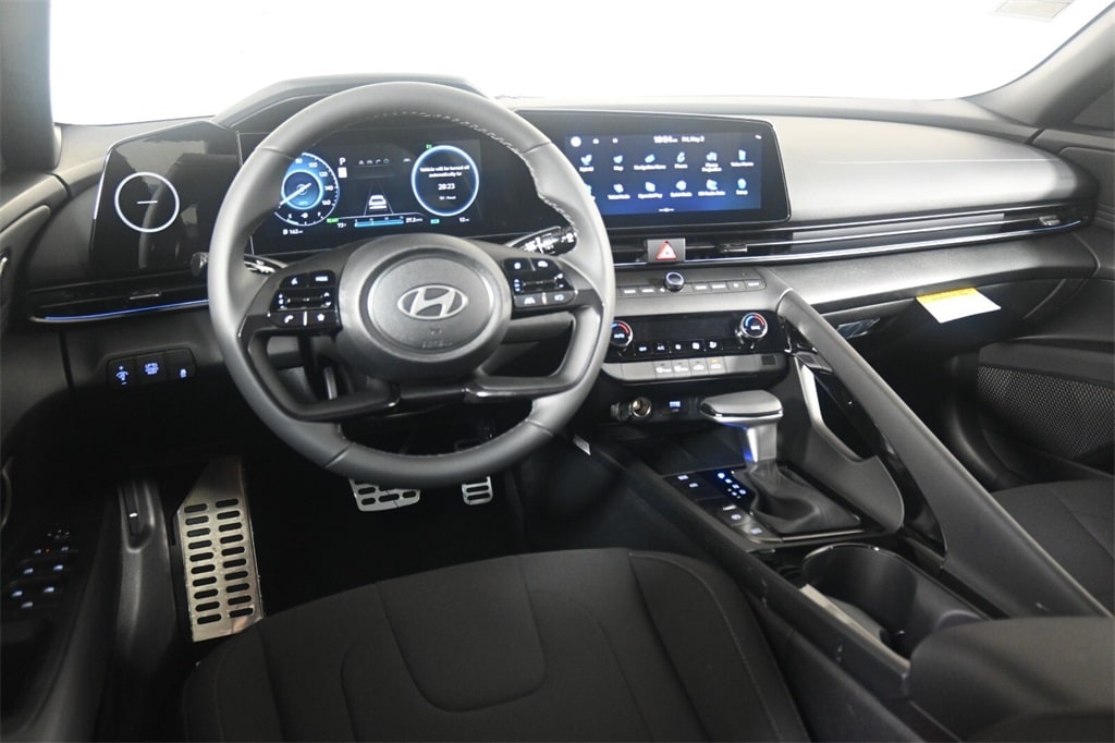 Thumbnail: 2025 Hyundai Elantra - 11