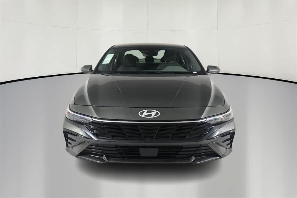 New 2025 Hyundai Elantra SEL Convenience Sedan