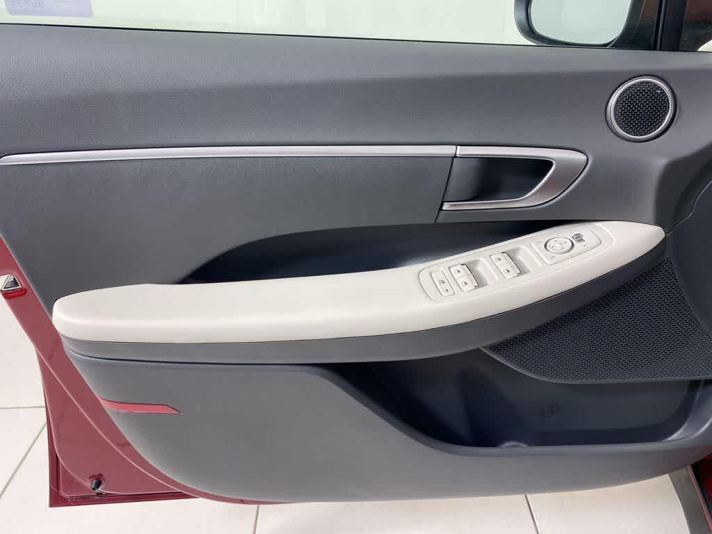 Thumbnail: 2025 Hyundai Sonata - 16