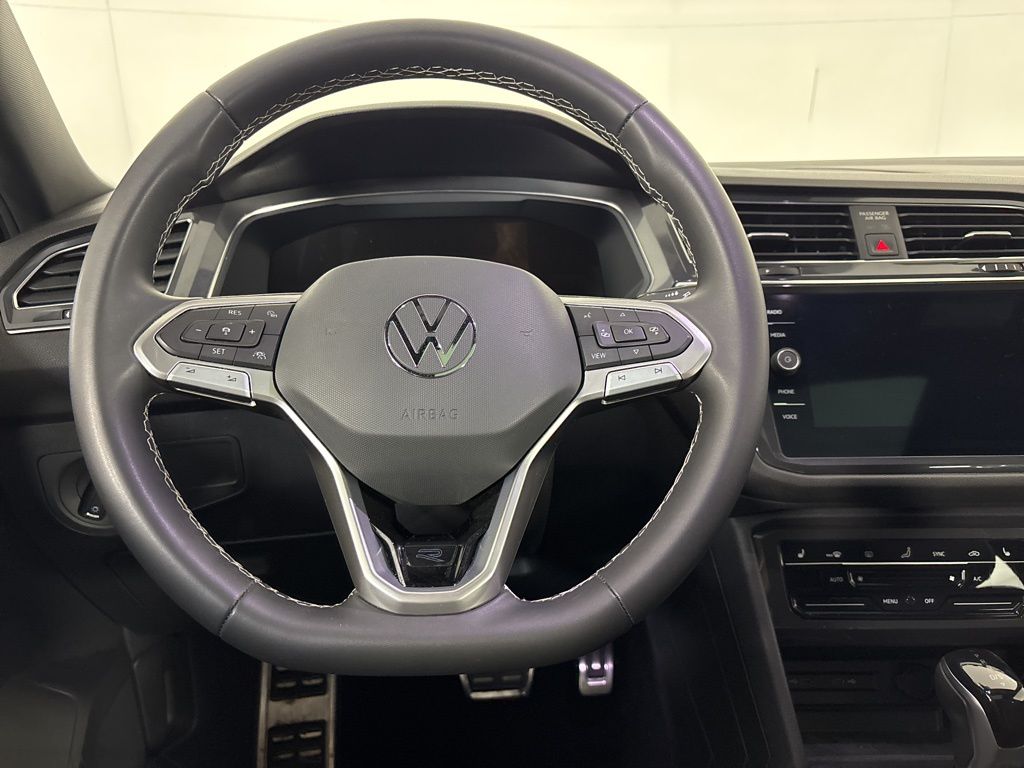 Thumbnail: 2023 Volkswagen Tiguan - 21